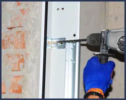 Neighborhood Garage Door Brooks, KY 502-215-0687 - side-door-repair-t-22-gr-23m